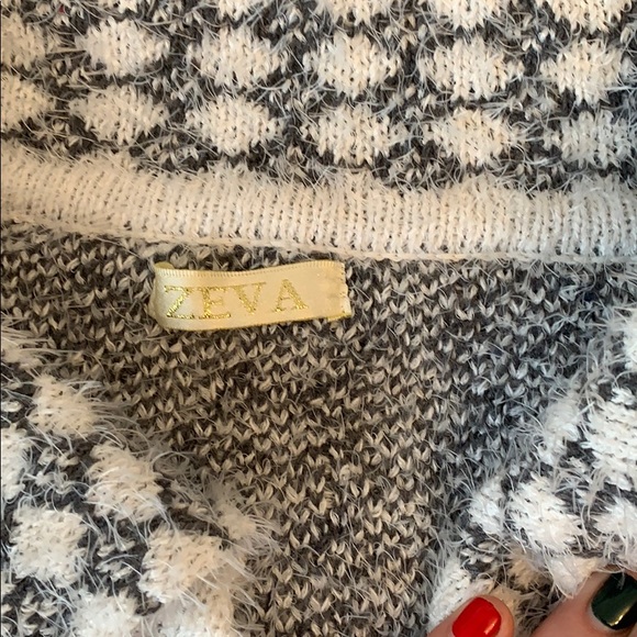 Zeva cute button sweater! - Picture 2 of 3